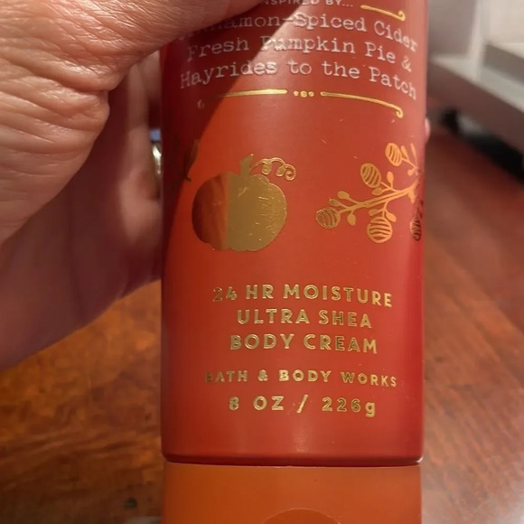 NWT Bath and Bodyworks Pumpkin Picking lotion. Only one lotion - Picture 4 of 6